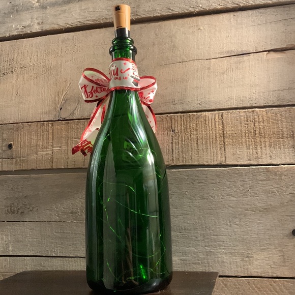 Green ‘North Pole’ champagne bottle lantern - Picture 10 of 10